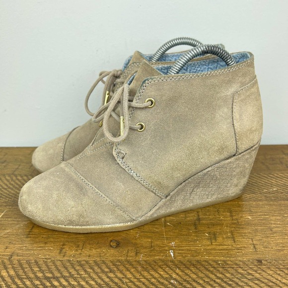 TOMS Boots Womens 9 Tan Suede‎ Desert Wedge Ankle Booties Lace Up Casual Shoes - Picture 2 of 12